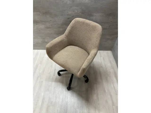 Кресло офисное ДОЛЛИ WORK 4