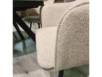 Стул мягкий DikLine 252 М поворотный, NS04 CREAM, ножки черные