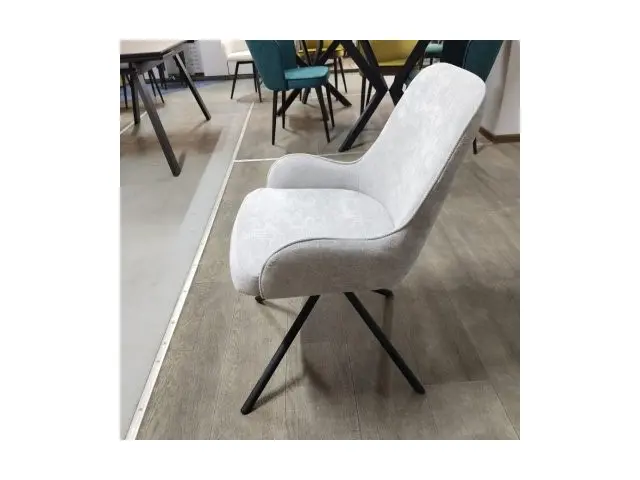 Стул для кухни DikLine 402 N84 св.серый, ножки черные 6
