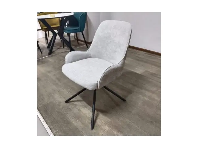 Стул для кухни DikLine 402 N84 св.серый, ножки черные 7