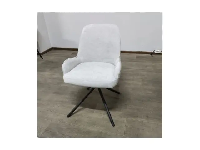 Стул для кухни DikLine 402 N84 св.серый, ножки черные 8
