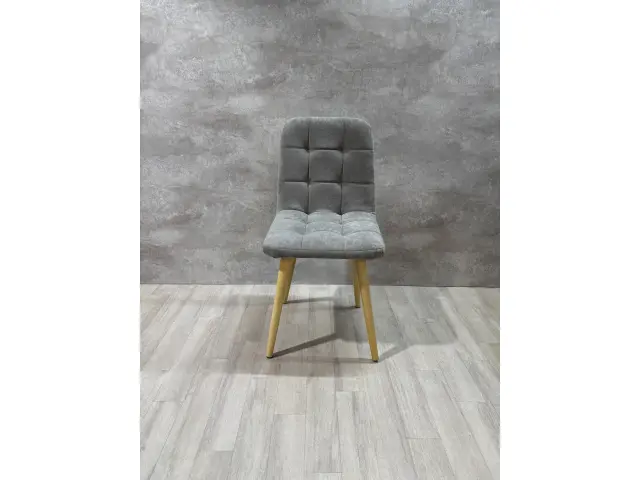 Стул КВАДРО с деревянными опорами 2