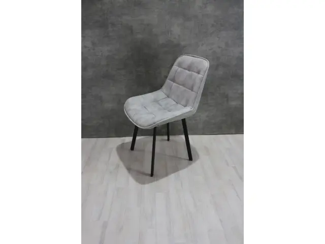 Стул КВАДРО LUXE с профильными опорами 1