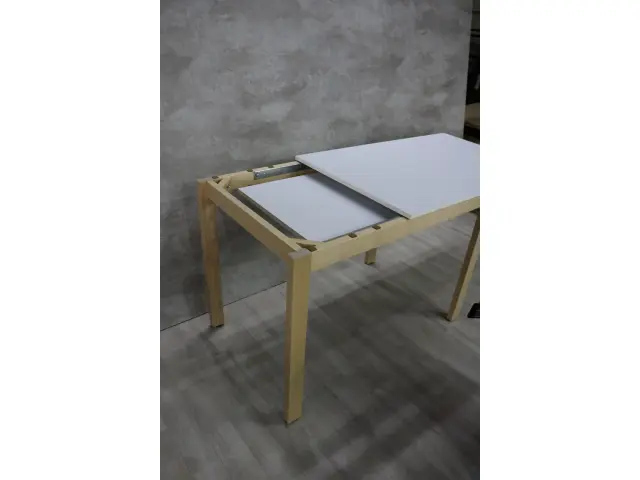 Стол СВИТИ раздвижной с опорами из массива 4